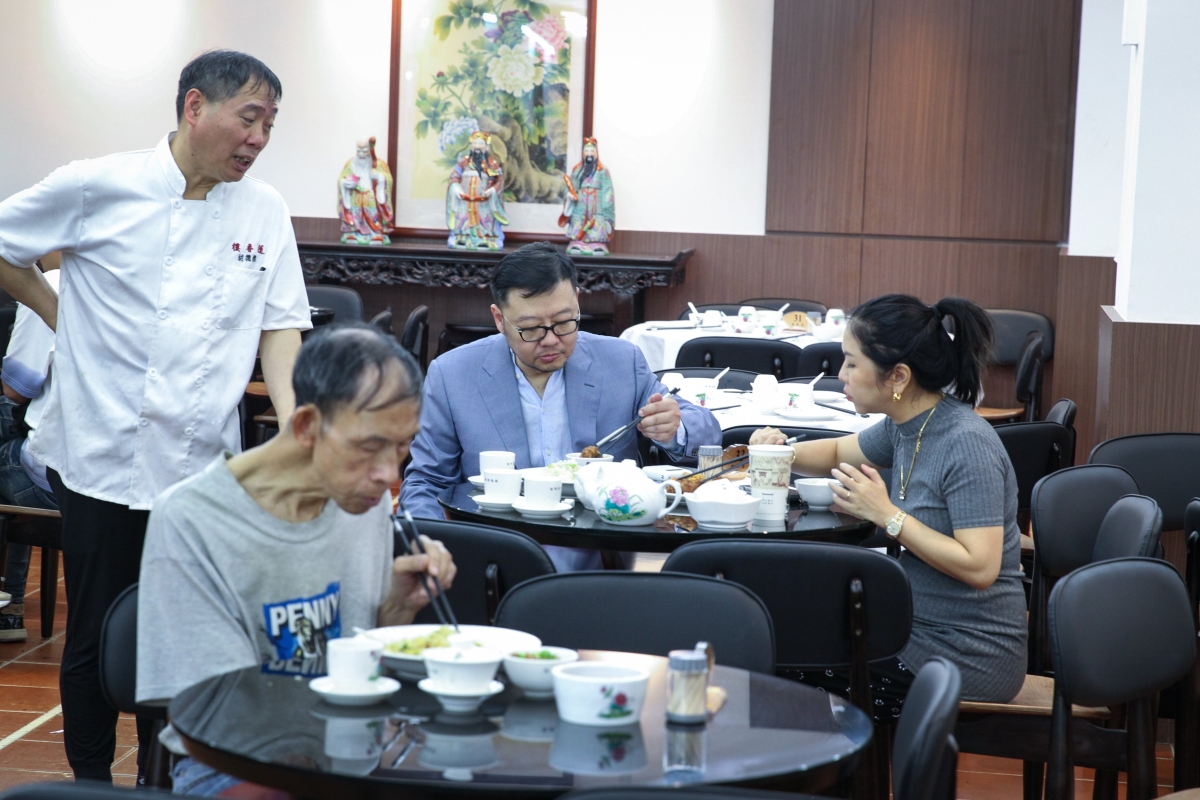 香港百年字號蓮香樓復活重開 新老闆舊員工再續傳奇