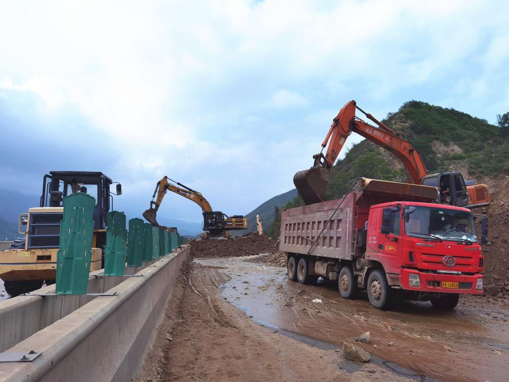 河北已搶通1470處因洪水交通阻斷公路